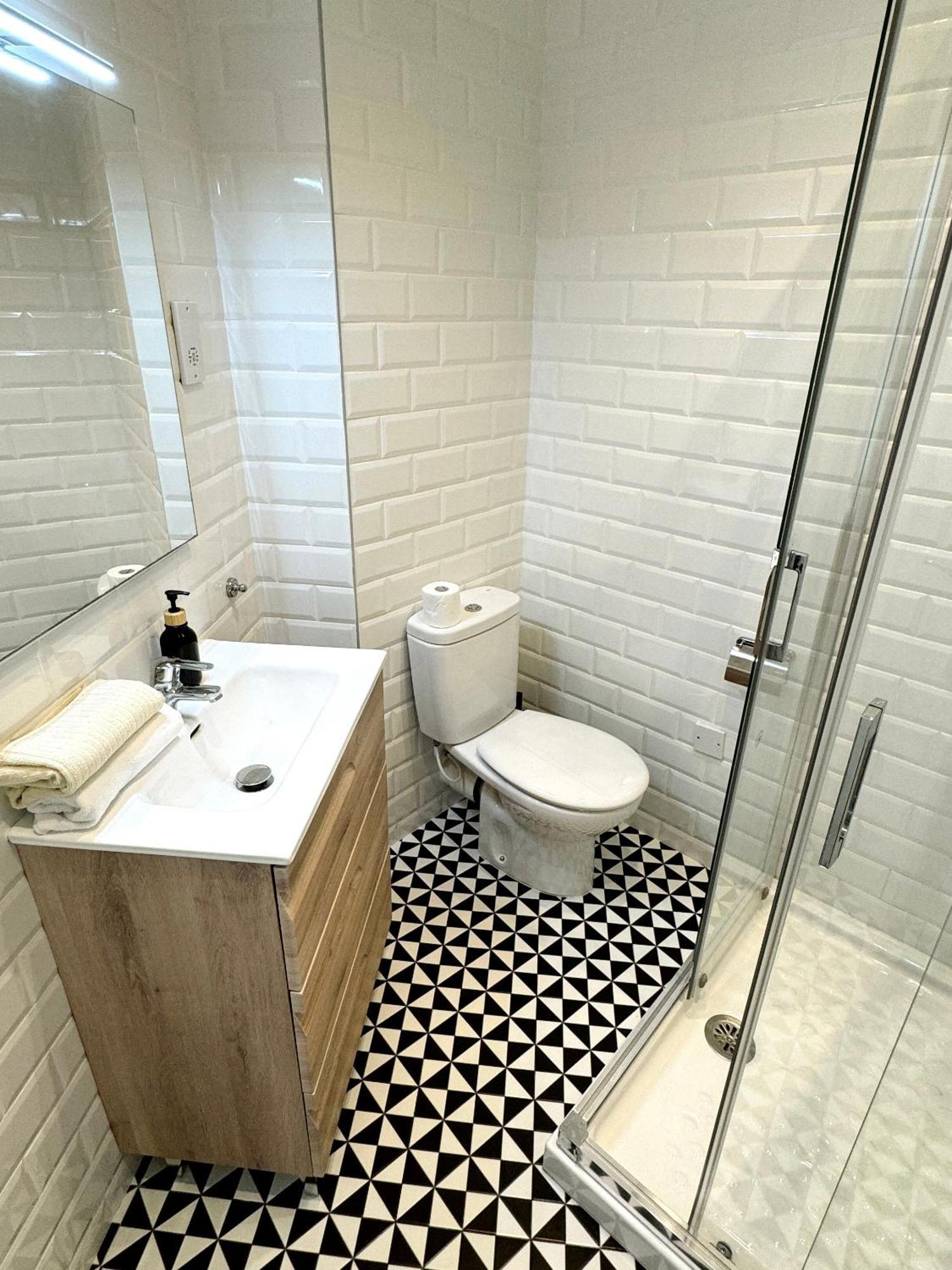 Stylish City Centre Studio - Grand Central House Gibraltar Luaran gambar