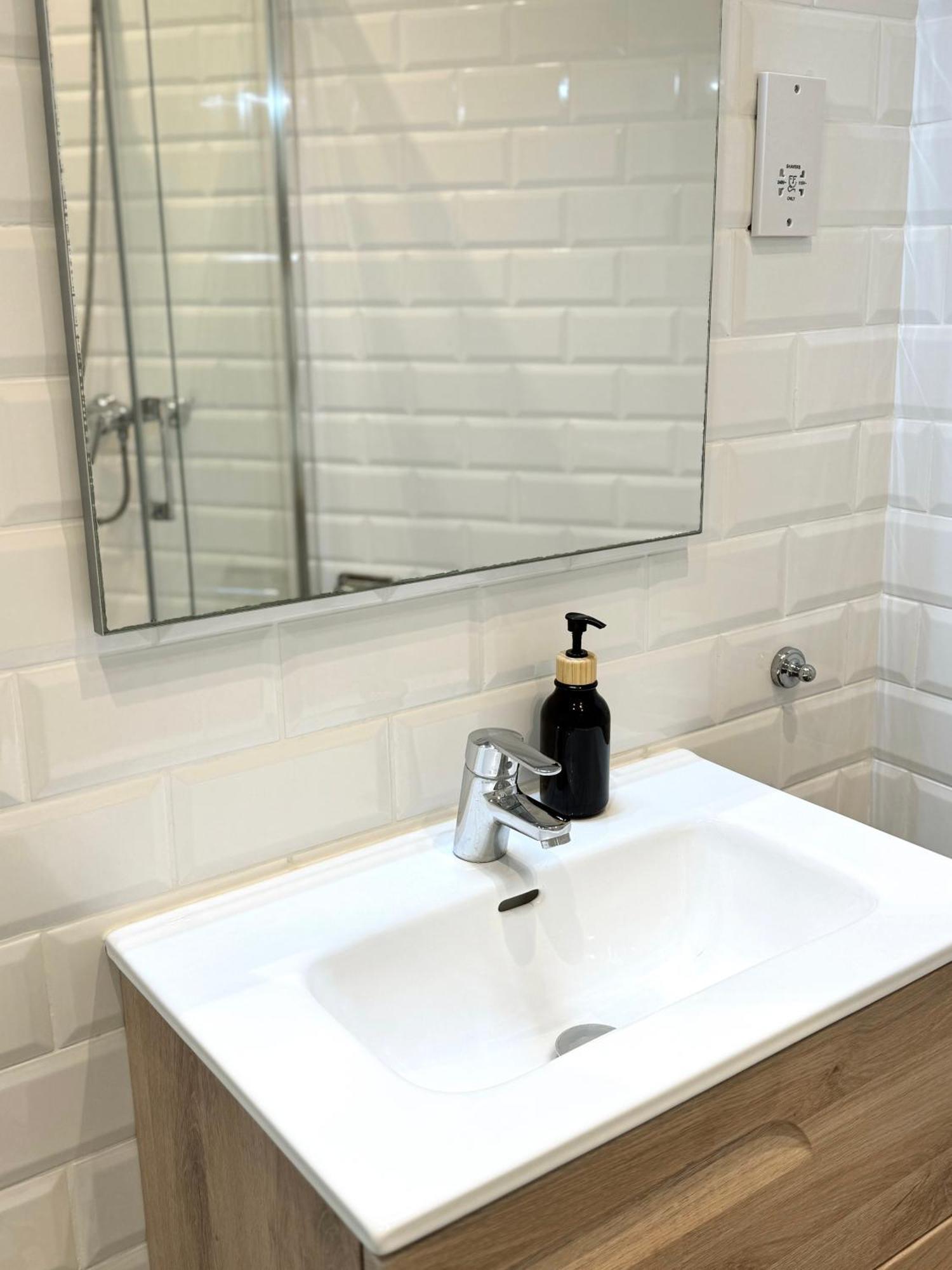 Stylish City Centre Studio - Grand Central House Gibraltar Luaran gambar