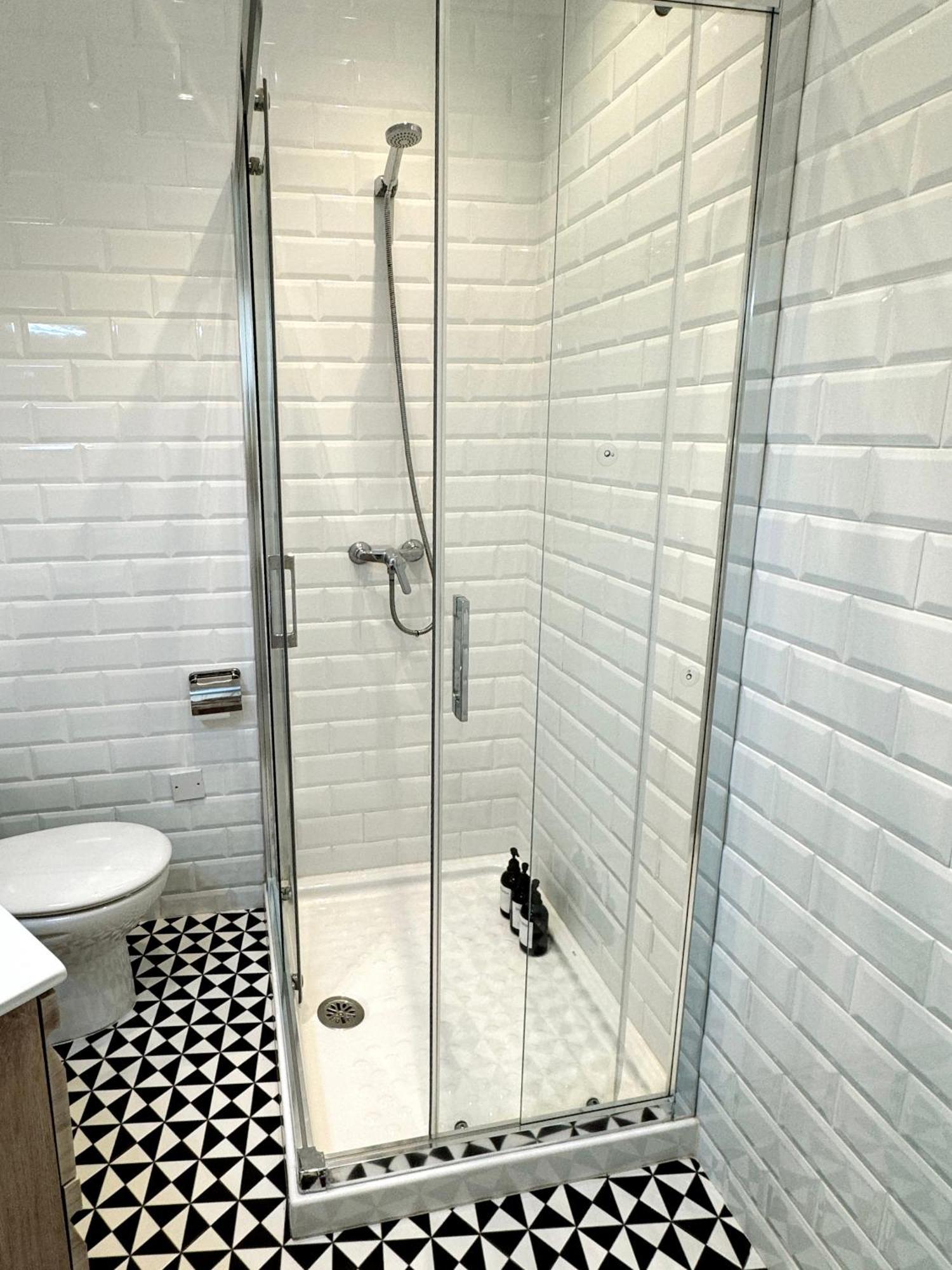 Stylish City Centre Studio - Grand Central House Gibraltar Luaran gambar